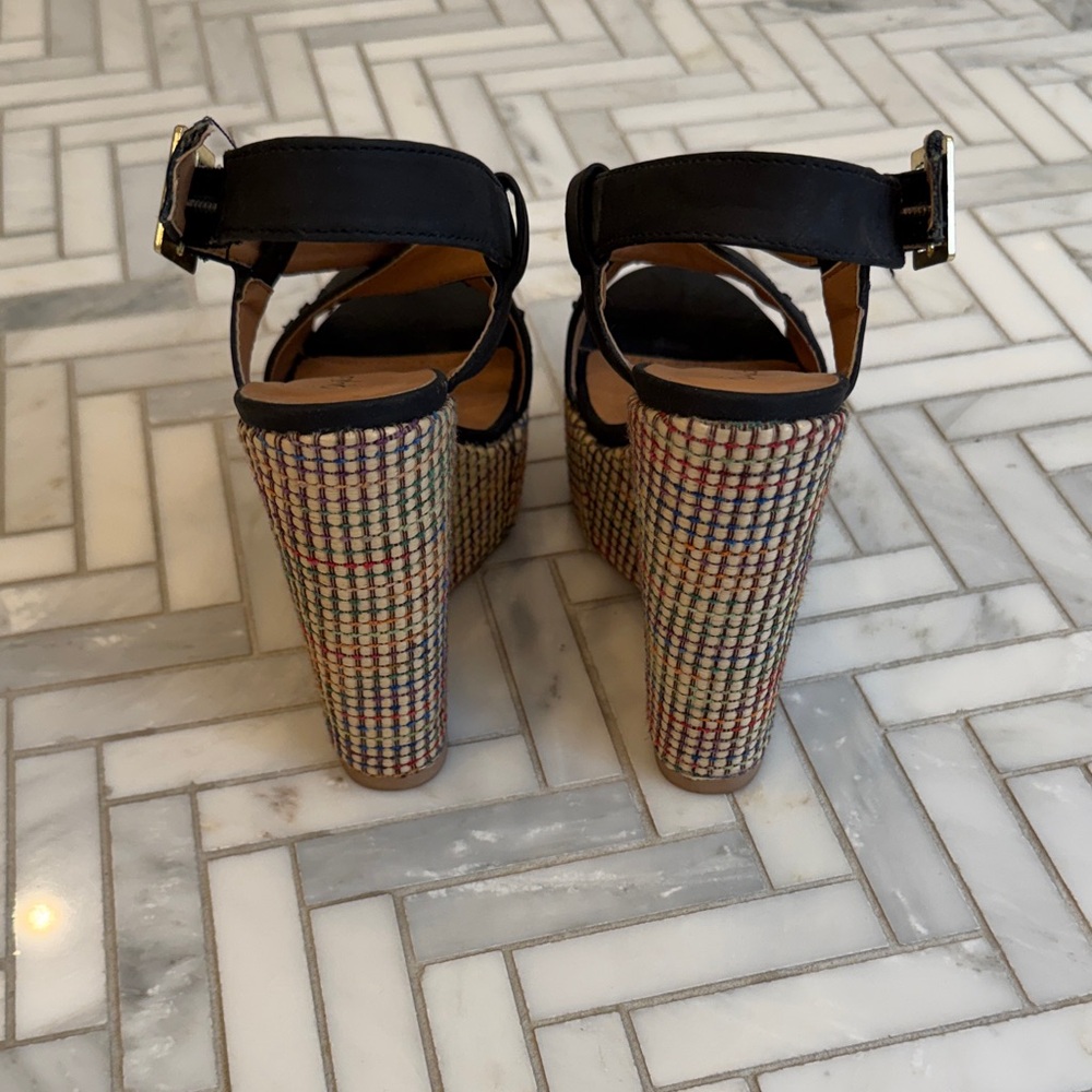Qupid Black and Multicolor Wedge Sandals - Picture 4 of 6
